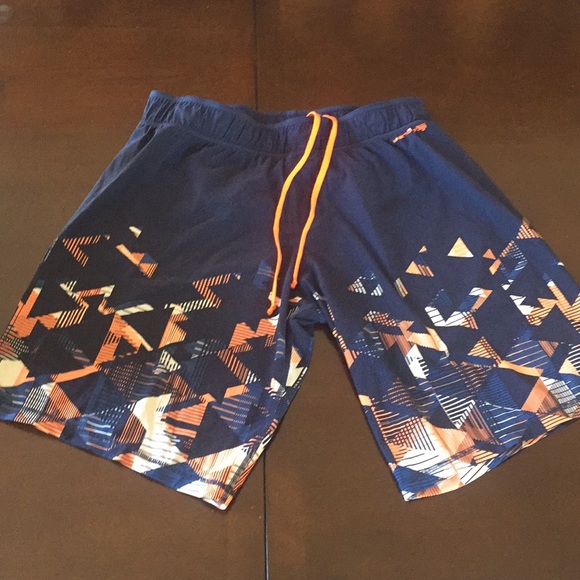WORKOUT SHORTS - Picture 1 of 2
